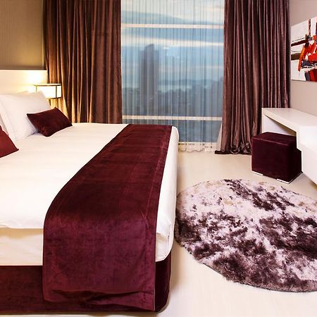 Flora Suites Atasehir Istanbul Exterior photo