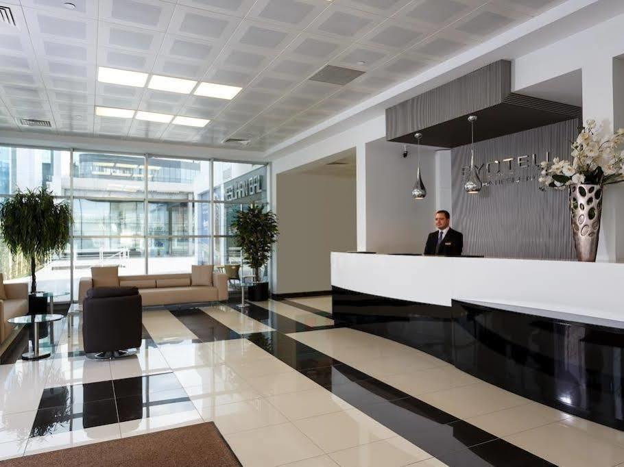 Flora Suites Atasehir Istanbul Exterior photo