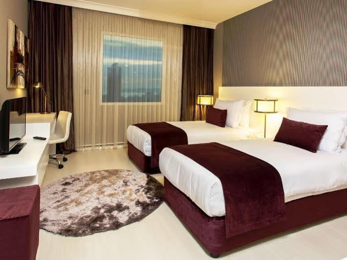 Flora Suites Atasehir Istanbul Exterior photo