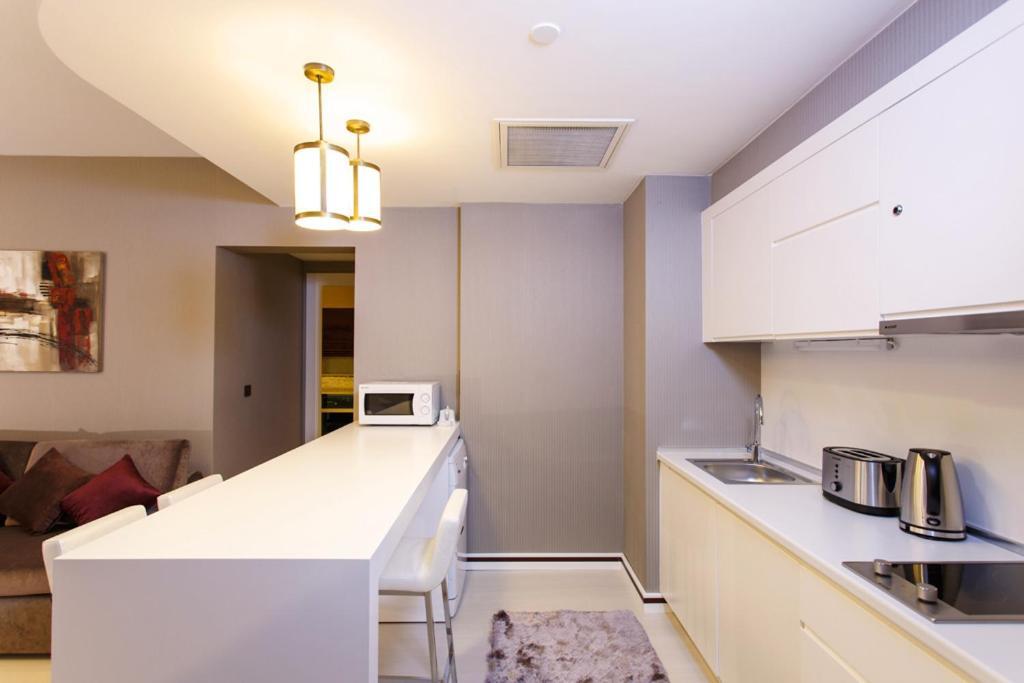Flora Suites Atasehir Istanbul Exterior photo