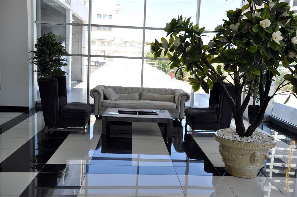 Flora Suites Atasehir Istanbul Exterior photo